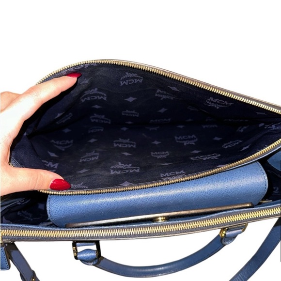 MCM Nuovo 2-Way Tote Shoulder Bag w/ Dust Bag - Picture 6 of 10